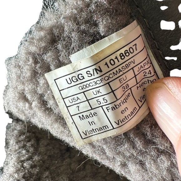 UGG Women’s Niels Zippered Leather Boots Size 7 - Picture 10 of 14